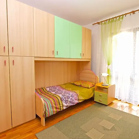 Family Friendly 946 Pula