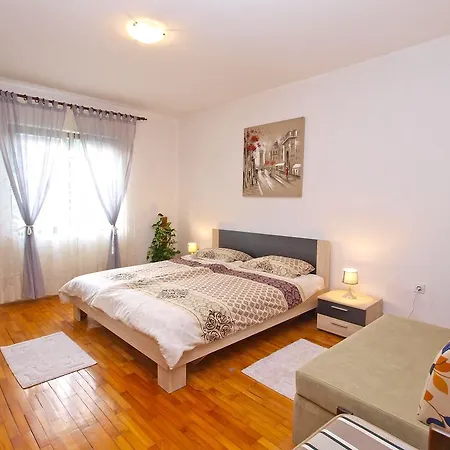 Family Friendly 946 Apartment